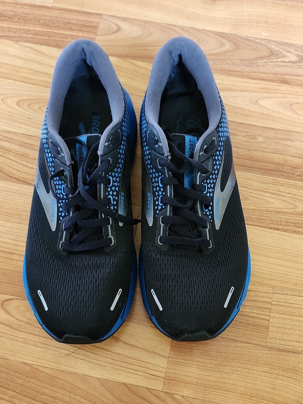 Brooks Ghost 14 Men's Black / Blue Performance Running Shoes Size 10 Gently Used